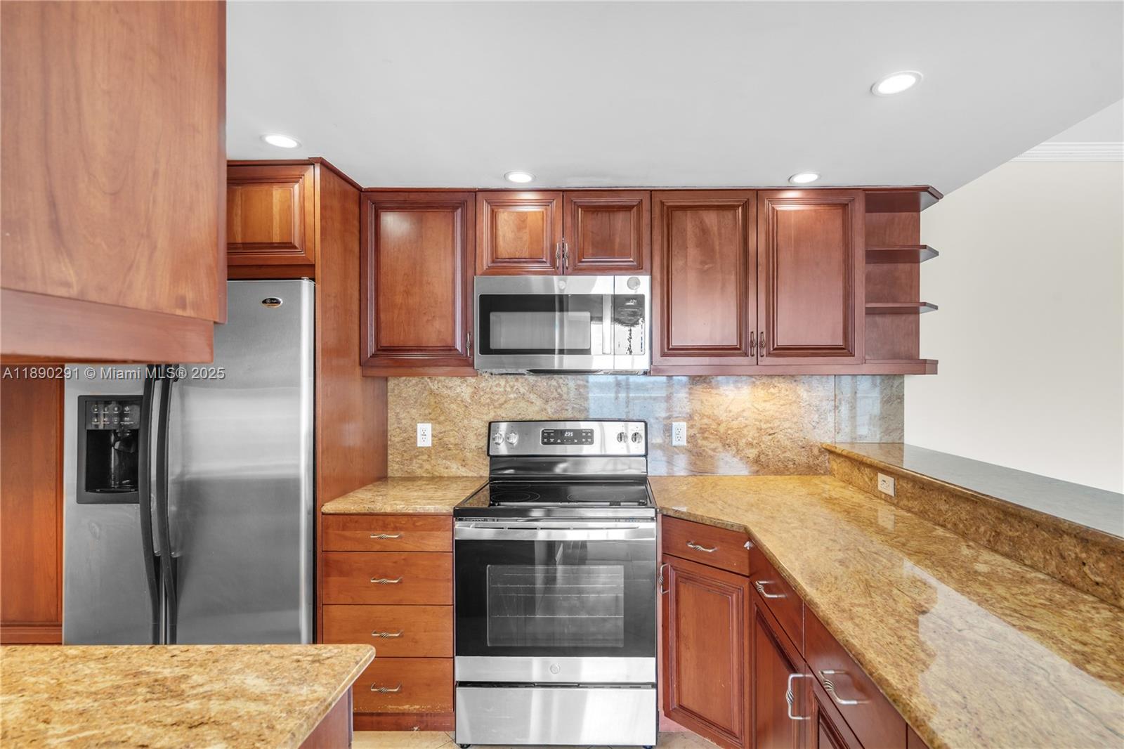 ISLAND POINTE CONDO - Residential