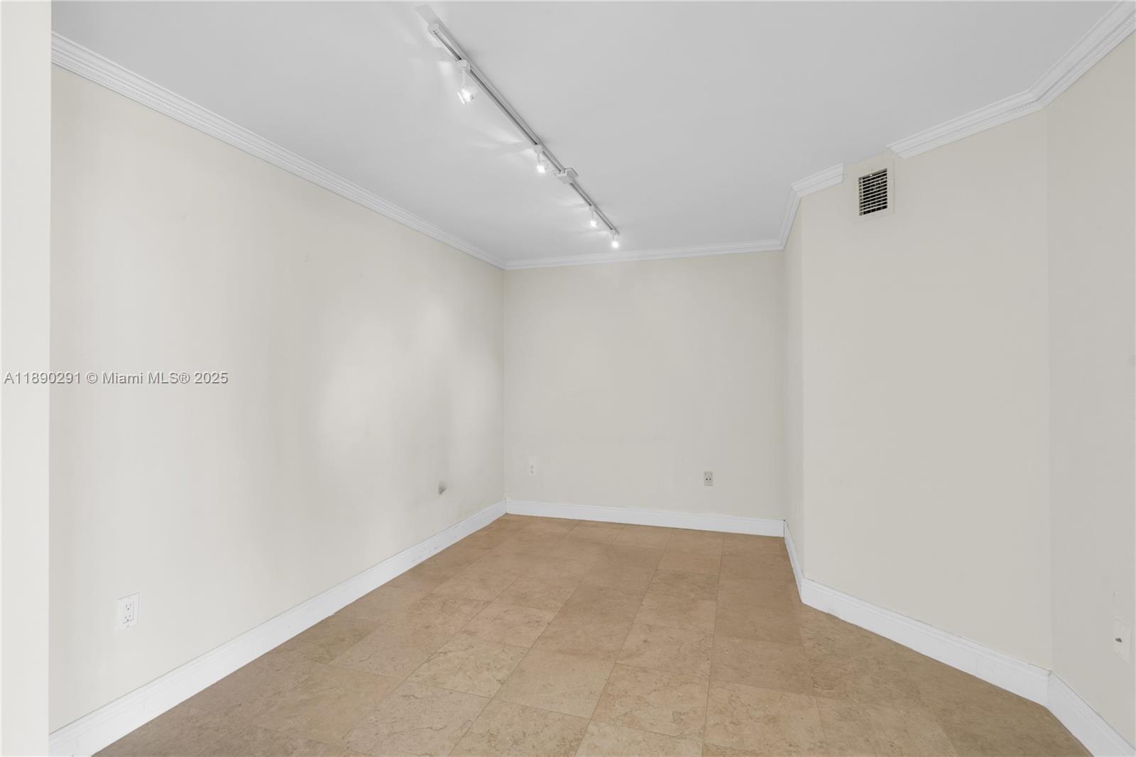 ISLAND POINTE CONDO - Residential