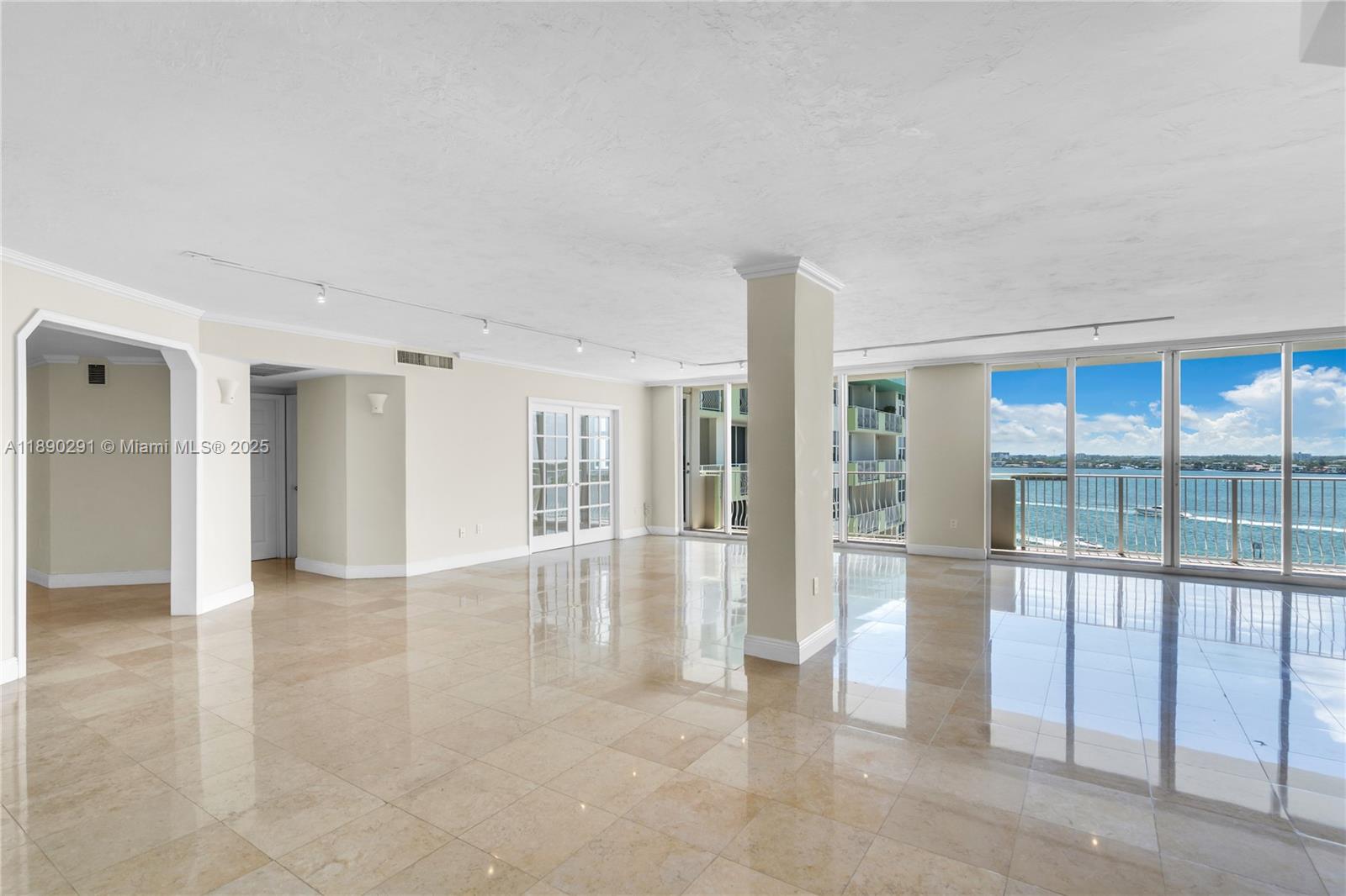 ISLAND POINTE CONDO - Residential