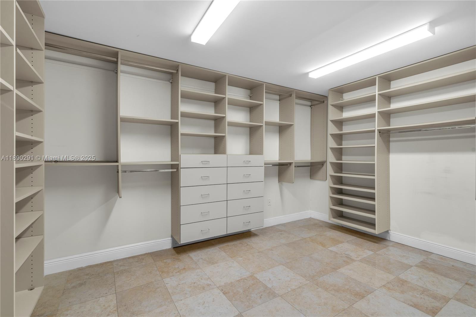 ISLAND POINTE CONDO - Residential