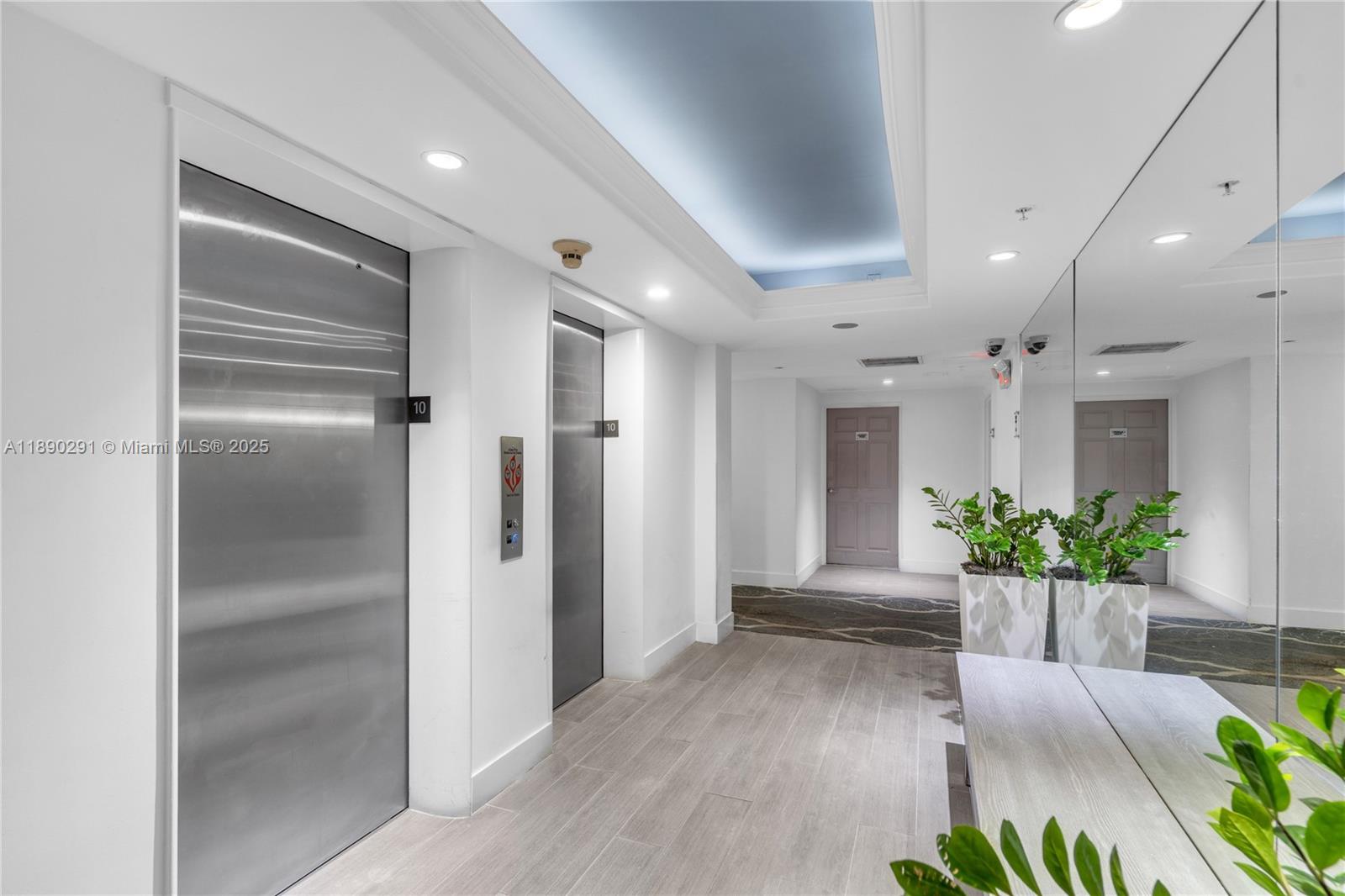 ISLAND POINTE CONDO - Residential