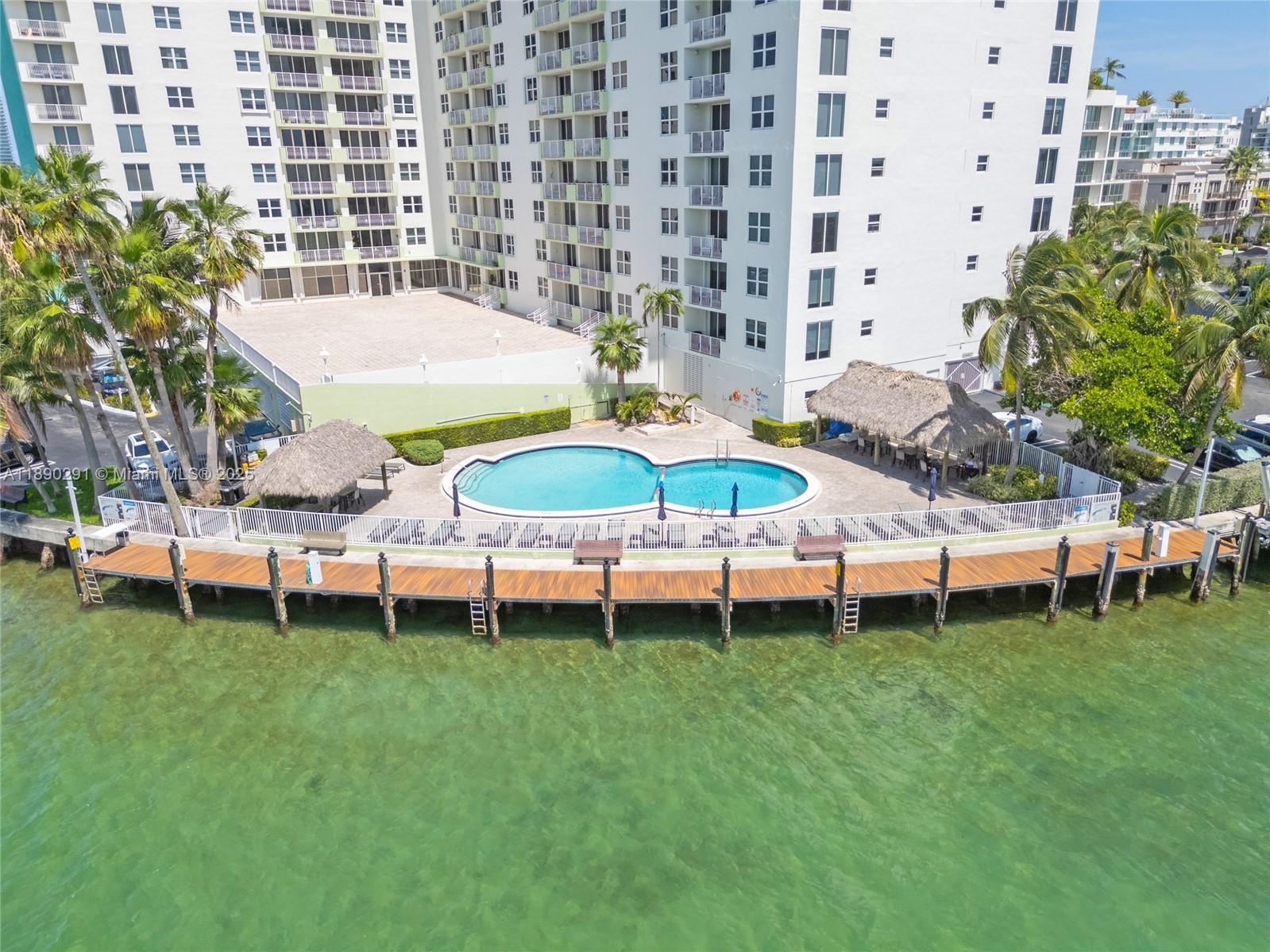 ISLAND POINTE CONDO - Residential