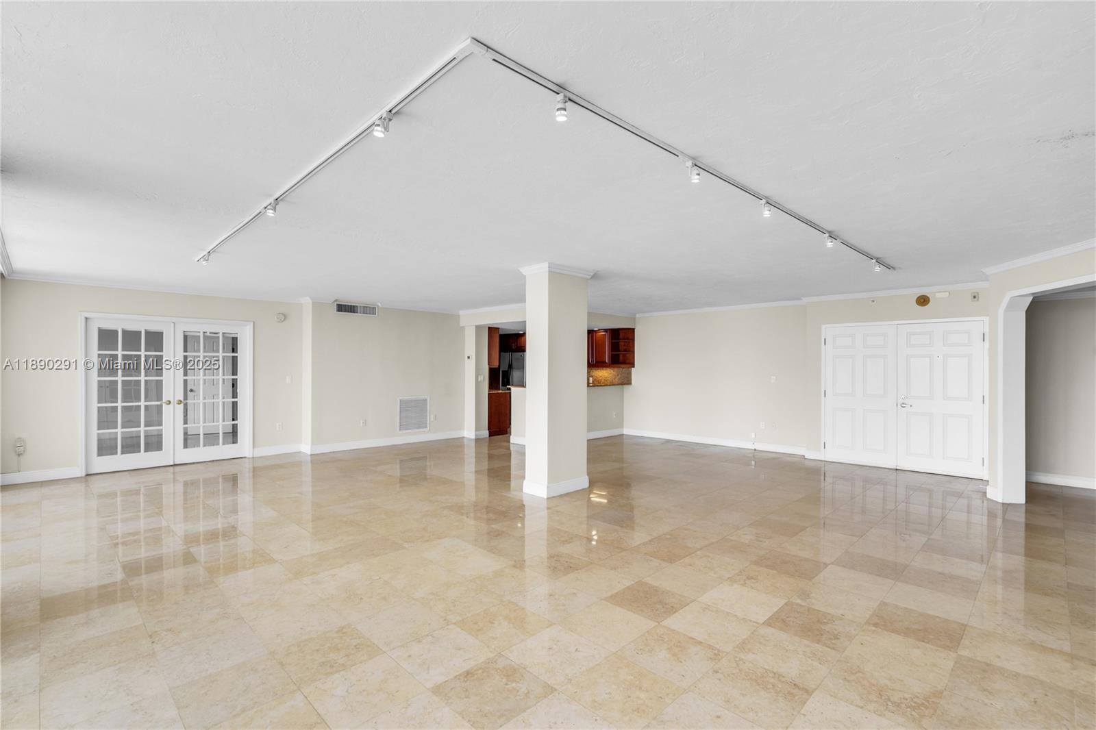 ISLAND POINTE CONDO - Residential