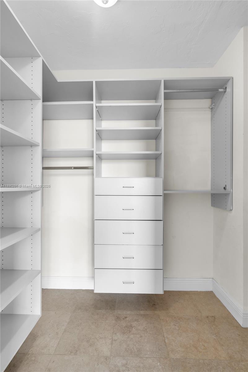 ISLAND POINTE CONDO - Residential