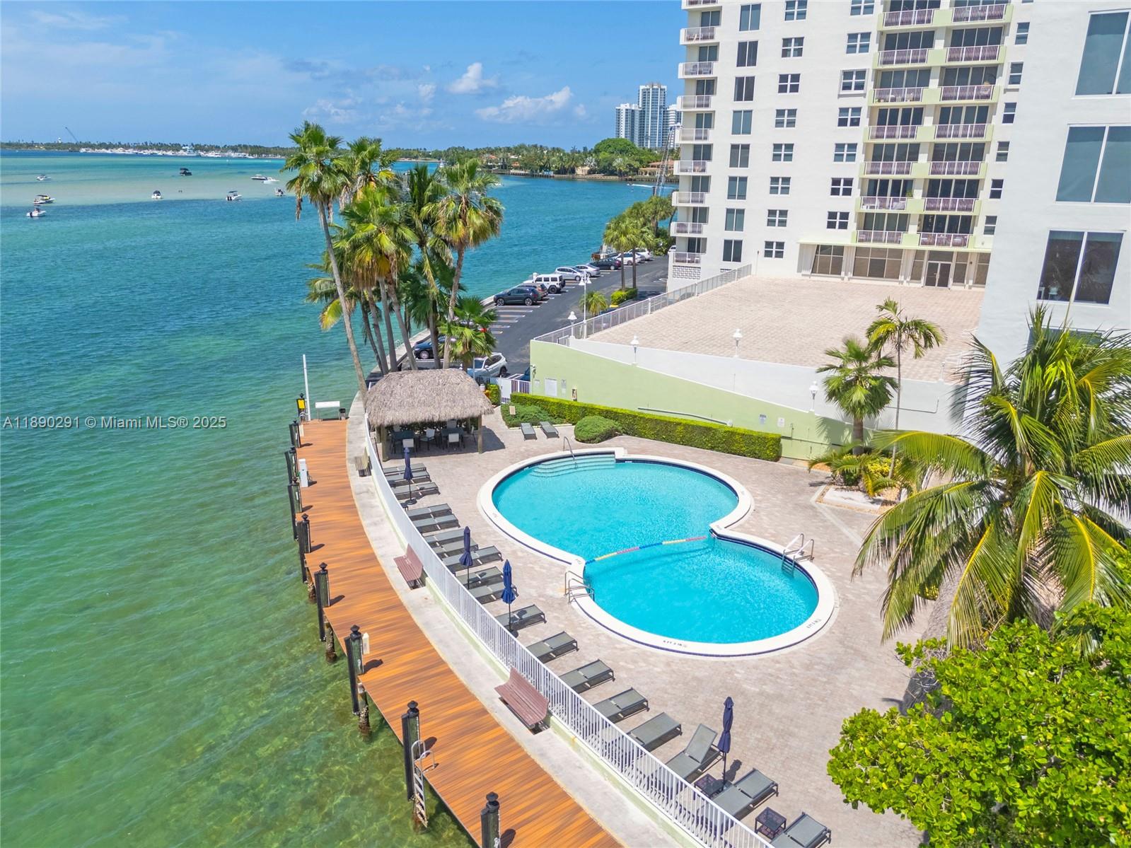 ISLAND POINTE CONDO - Residential