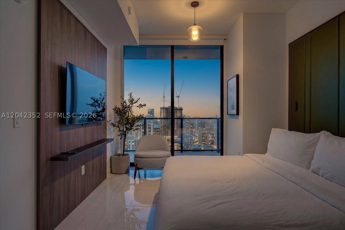View photos, virtual tours, details... 20 NE 11th St 6003