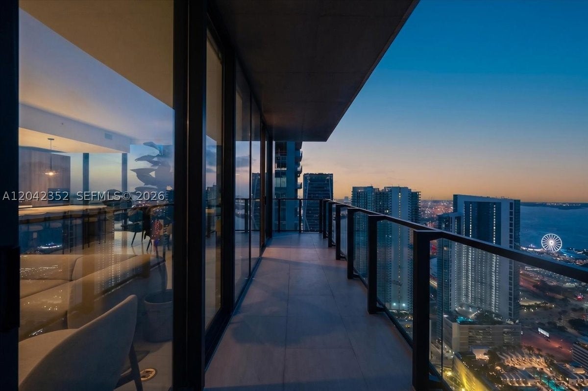 View photos, virtual tours, details... 20 NE 11th St 6003