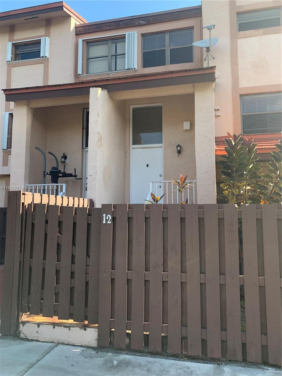 425 W Park Dr 12