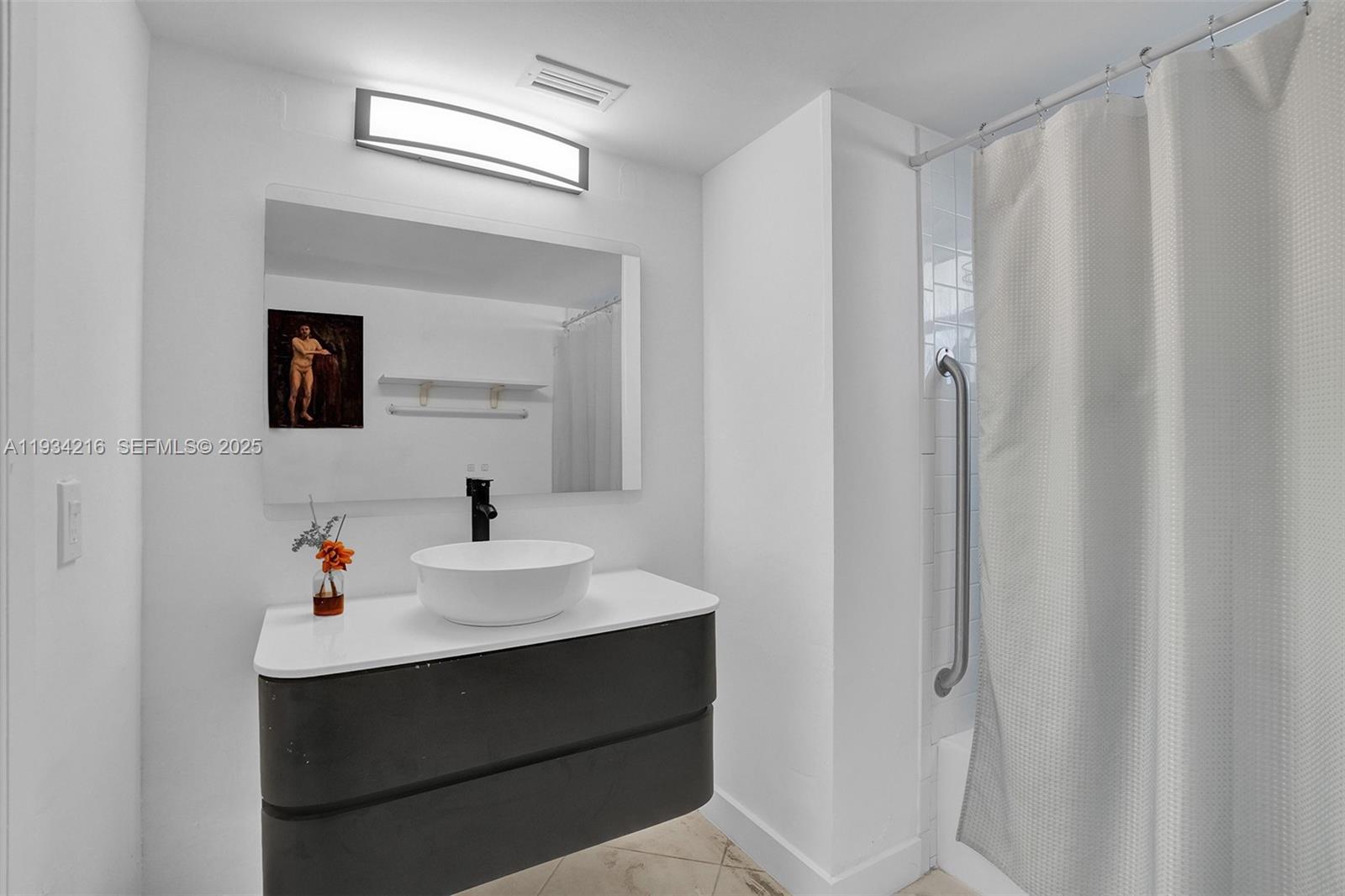 JADE WINDS GROUP - - Residential