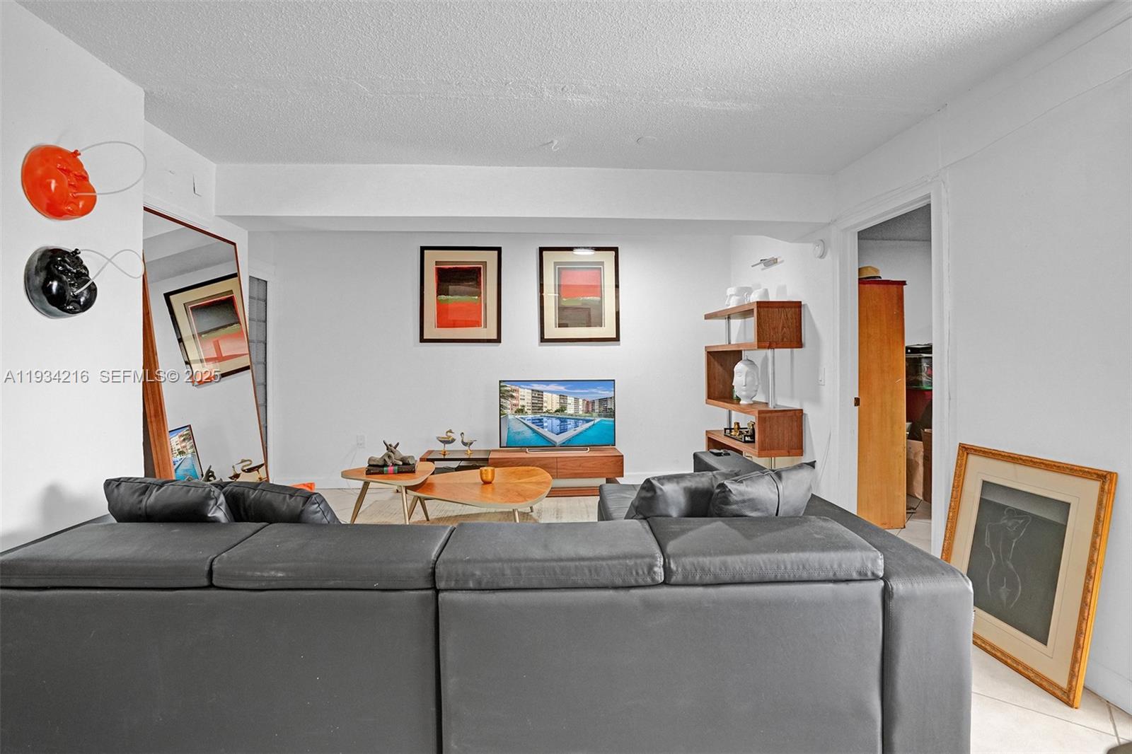 JADE WINDS GROUP - - Residential