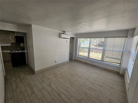 26 SE 13th Ter 7 Dania Beach FL 33004