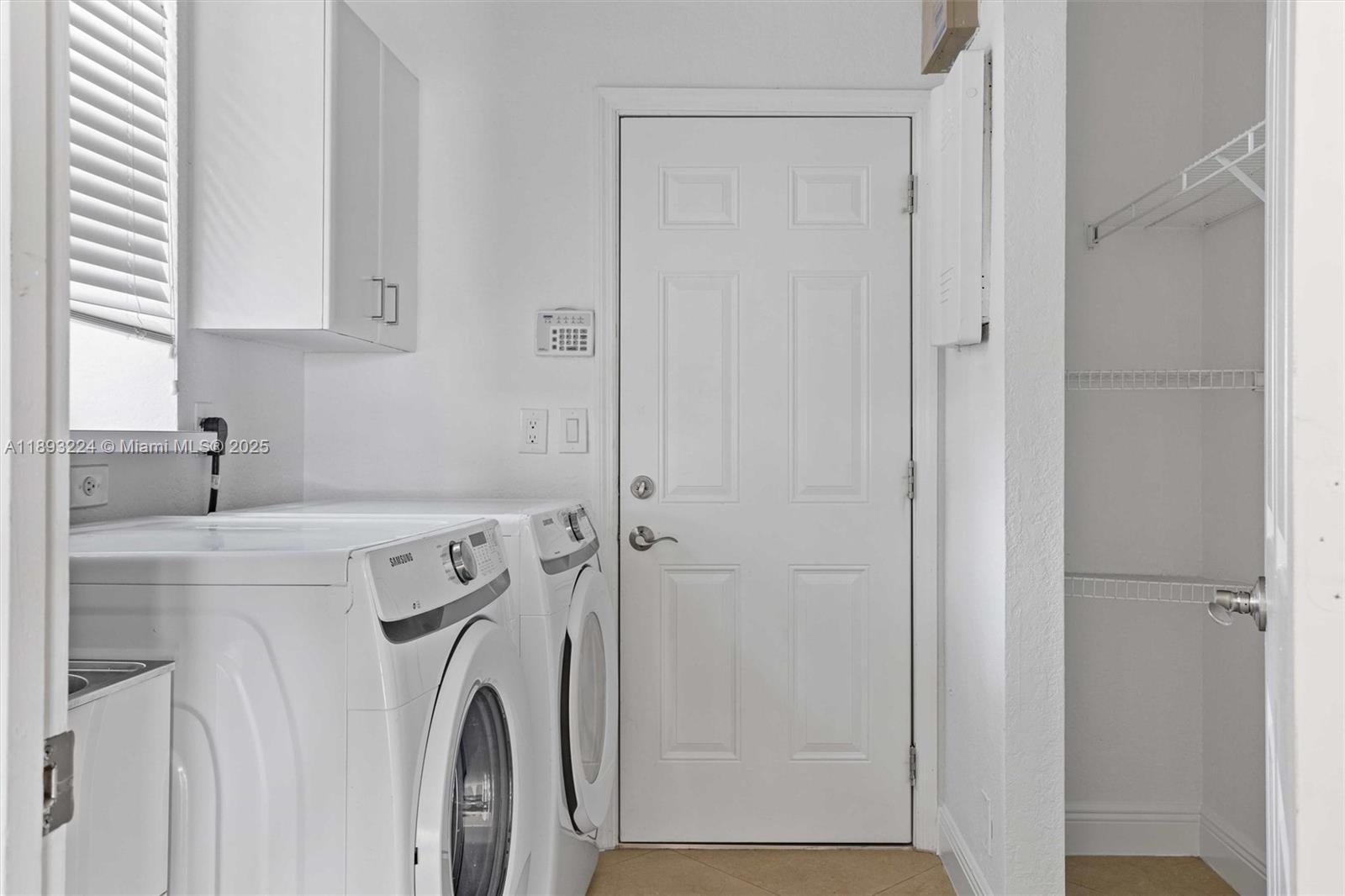 SECTOR 2-PARCELS 11 27 28 - Residential Lease