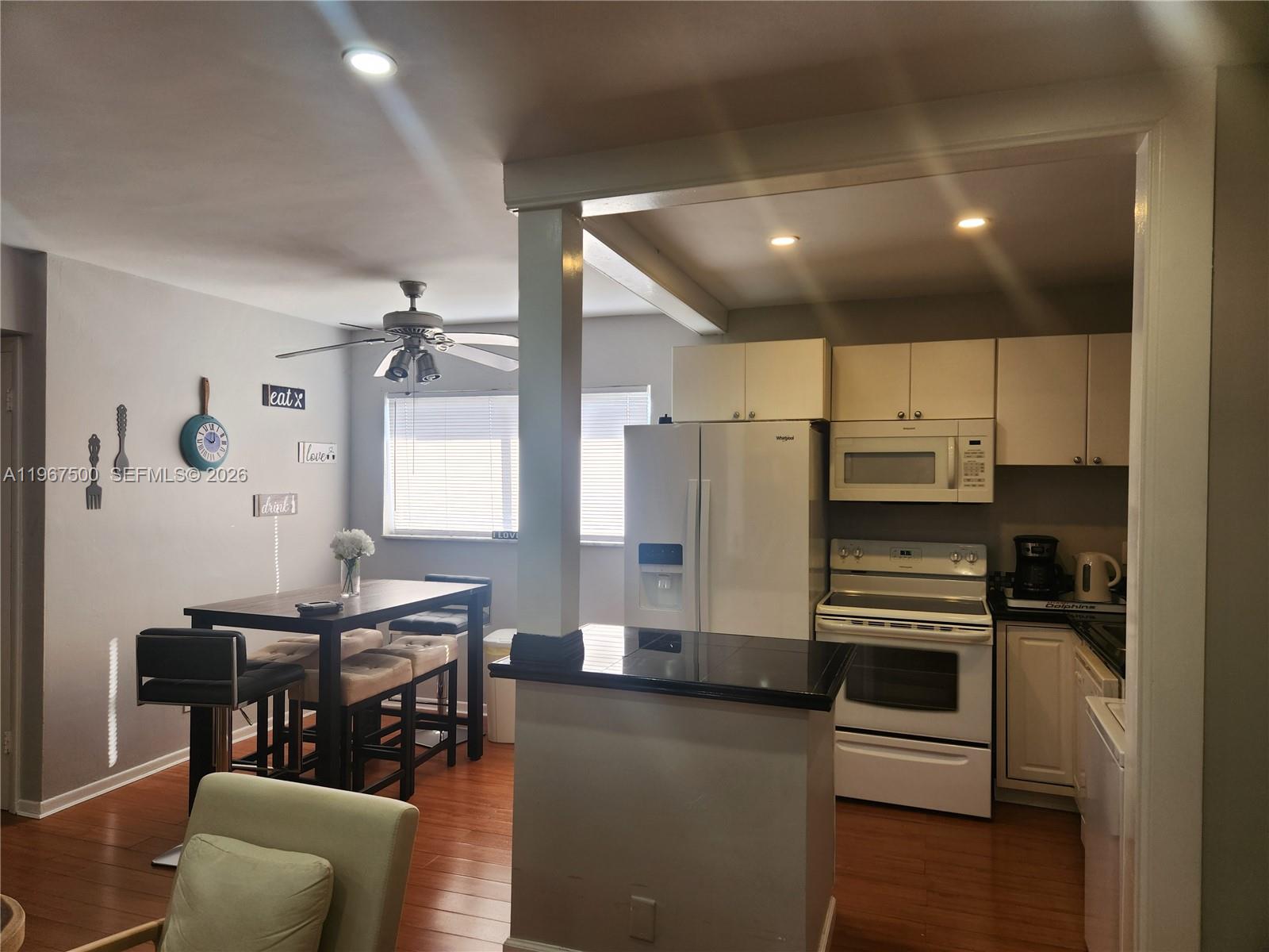 WINDSOR COURT CONDOMINIUM - Residential