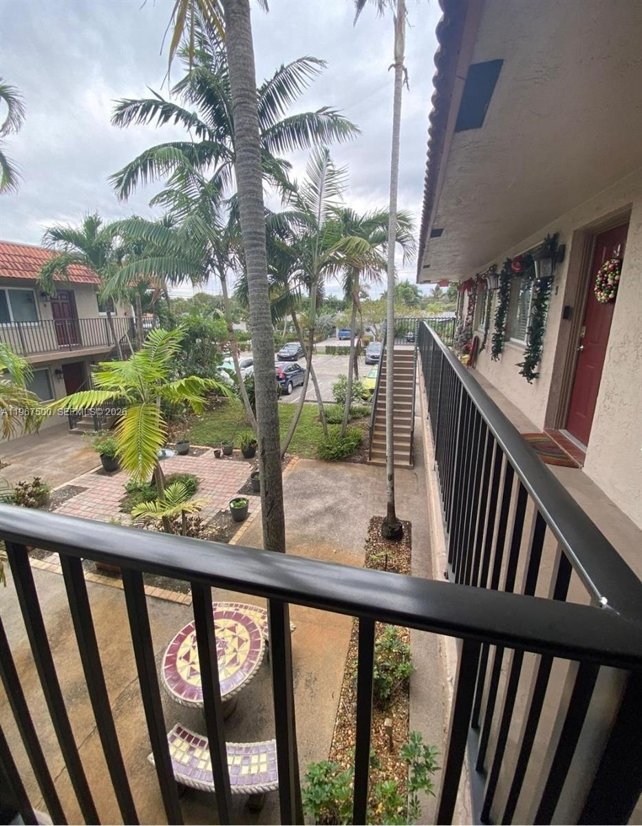 WINDSOR COURT CONDOMINIUM - Residential