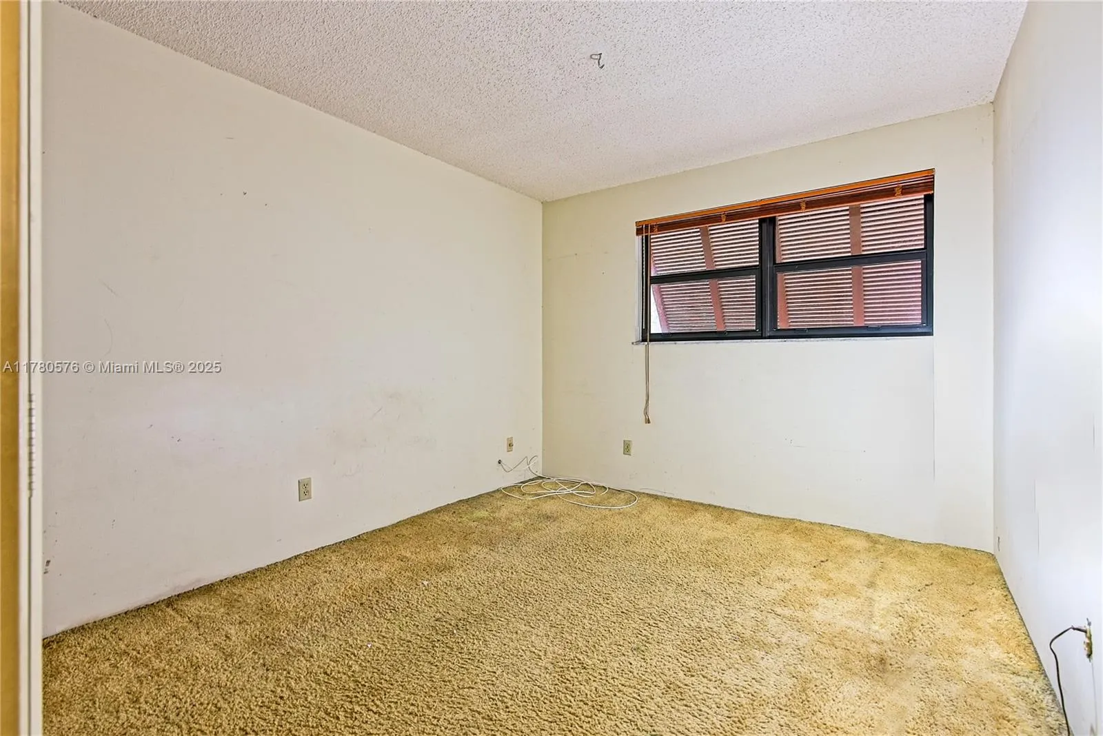 Pembroke Pines, Florida 33026, United States, 3 Bedrooms Bedrooms, ,3 BathroomsBathrooms,Residential,Active,113448