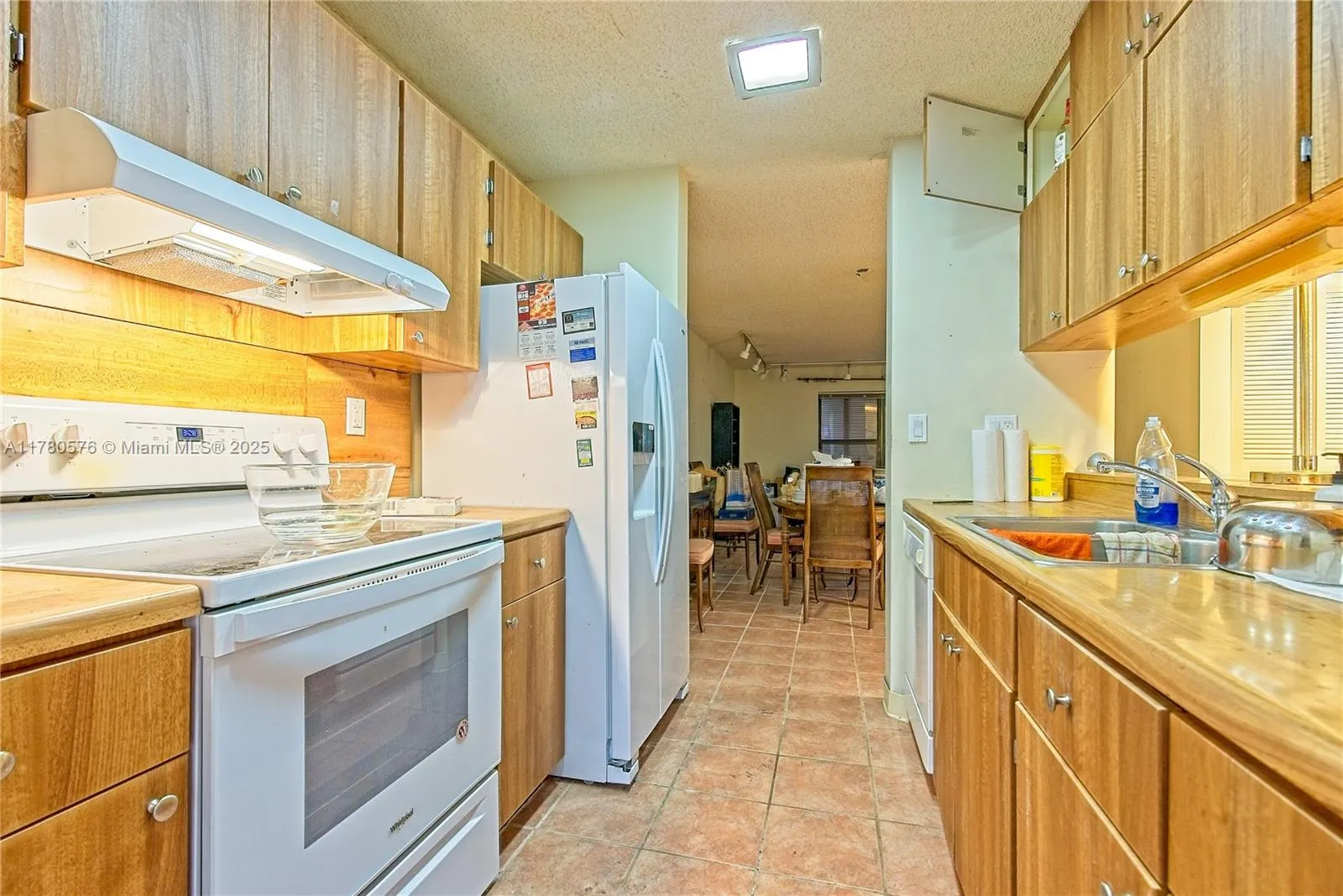 Pembroke Pines, Florida 33026, United States, 3 Bedrooms Bedrooms, ,3 BathroomsBathrooms,Residential,Active,113448