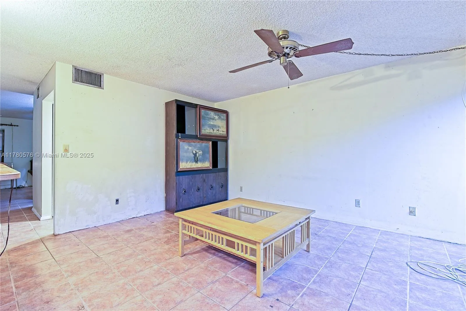 Pembroke Pines, Florida 33026, United States, 3 Bedrooms Bedrooms, ,3 BathroomsBathrooms,Residential,Active,113448