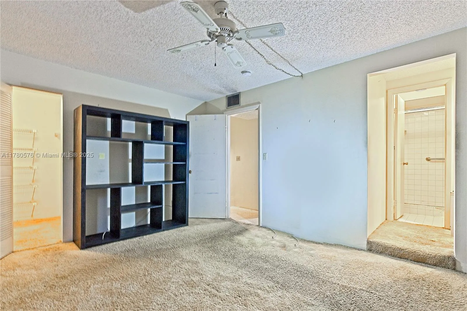 Pembroke Pines, Florida 33026, United States, 3 Bedrooms Bedrooms, ,3 BathroomsBathrooms,Residential,Active,113448