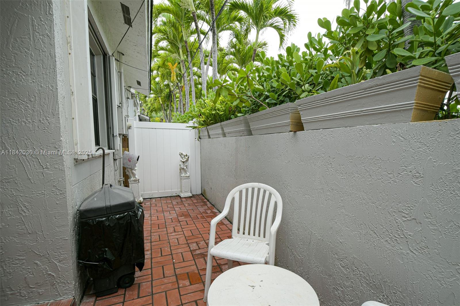 Alhambra Gate Homes - Residential