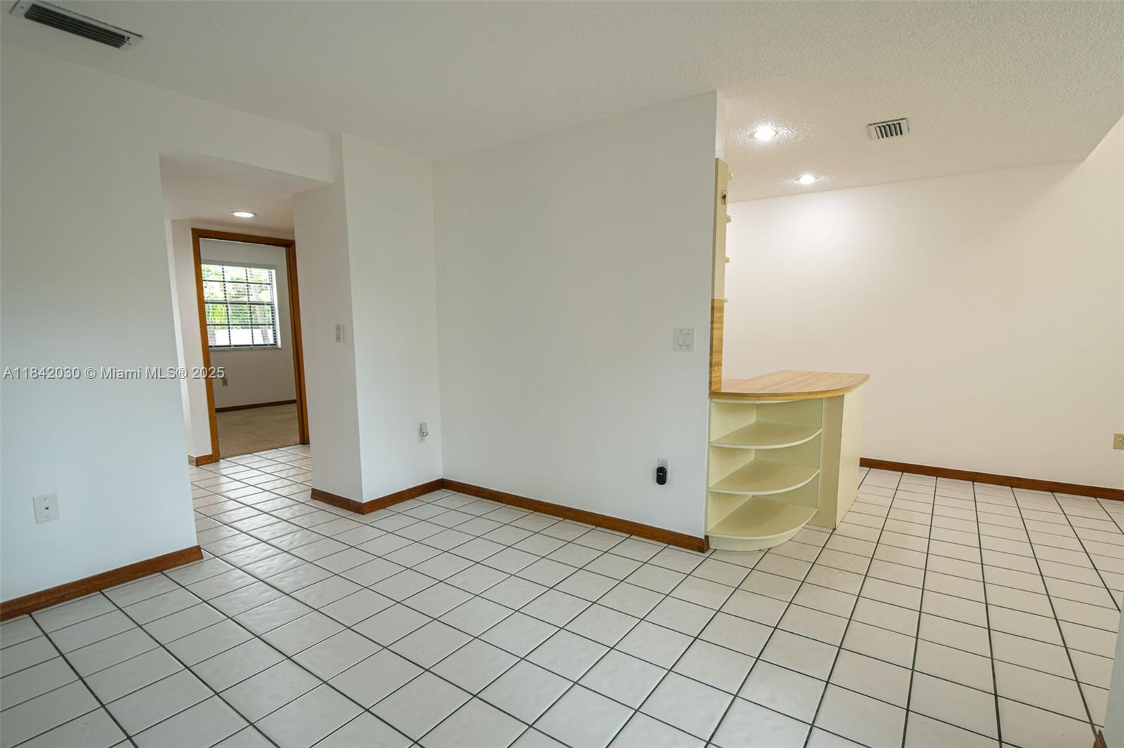 3542 SW 17 2B