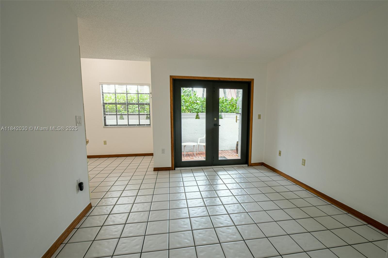 3542 SW 17 2B
