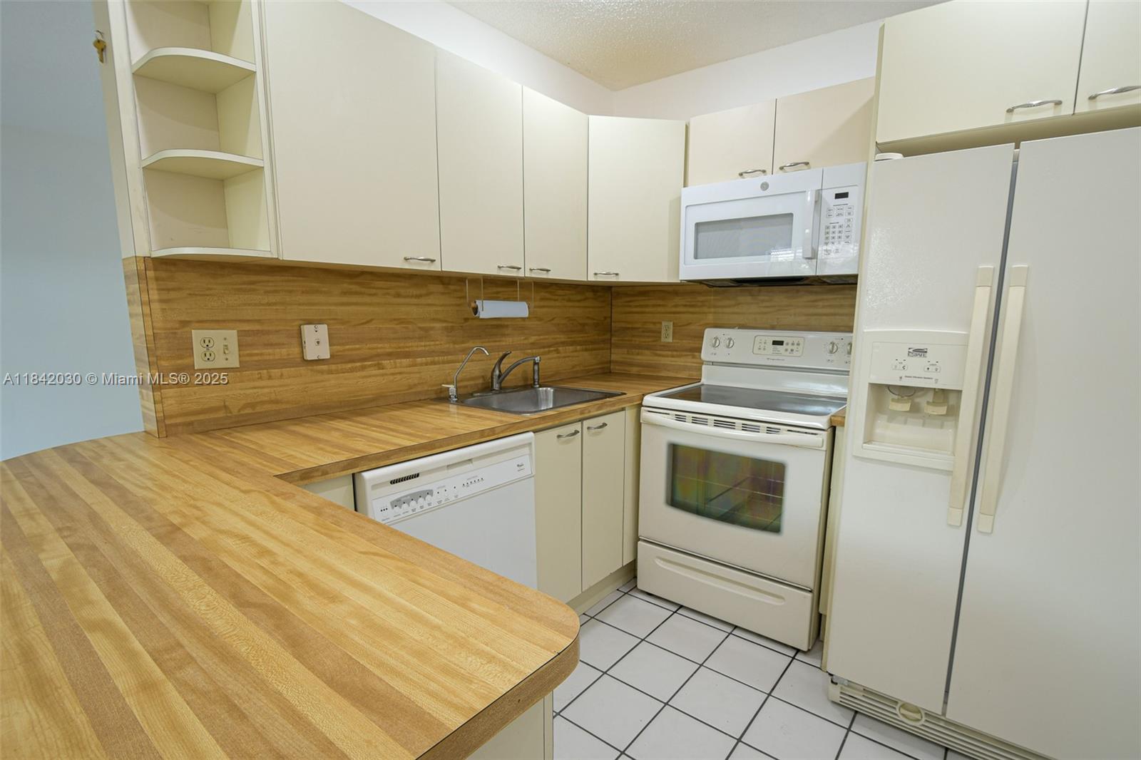 Alhambra Gate Homes - Residential