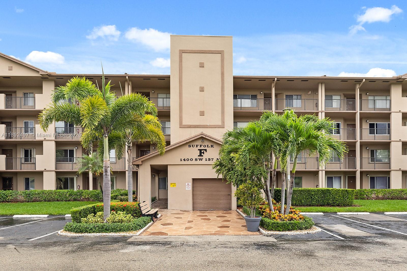SUFFOLK AT CENTURY VILLAG - Residential