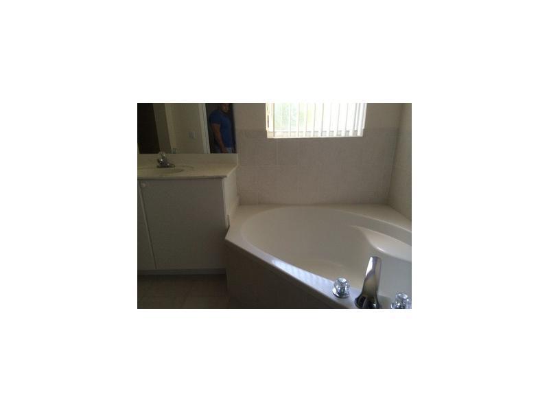 CENTURY BREEZE - Residential Lease