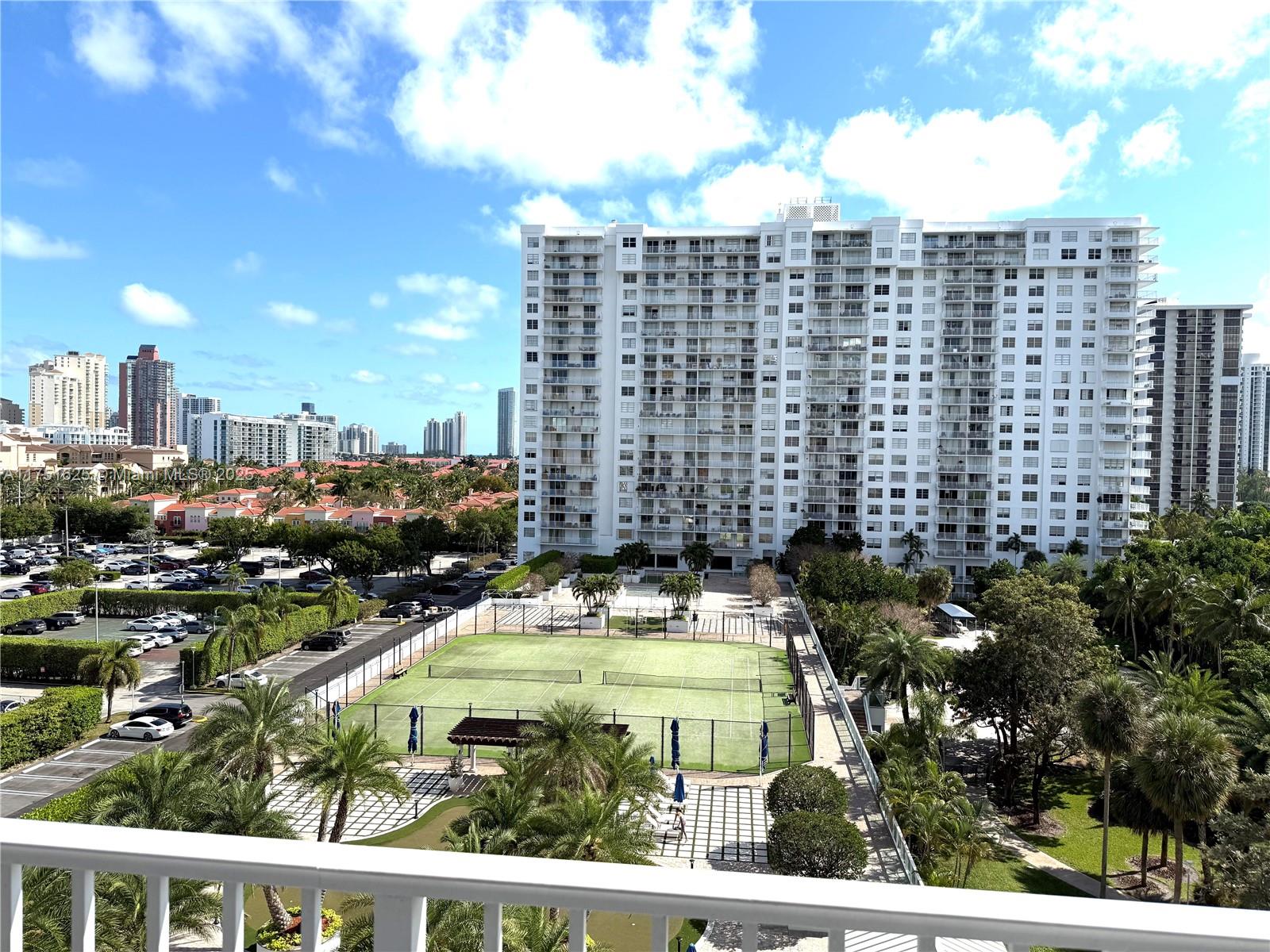 ADMIRALS PORT CONDO - Residential