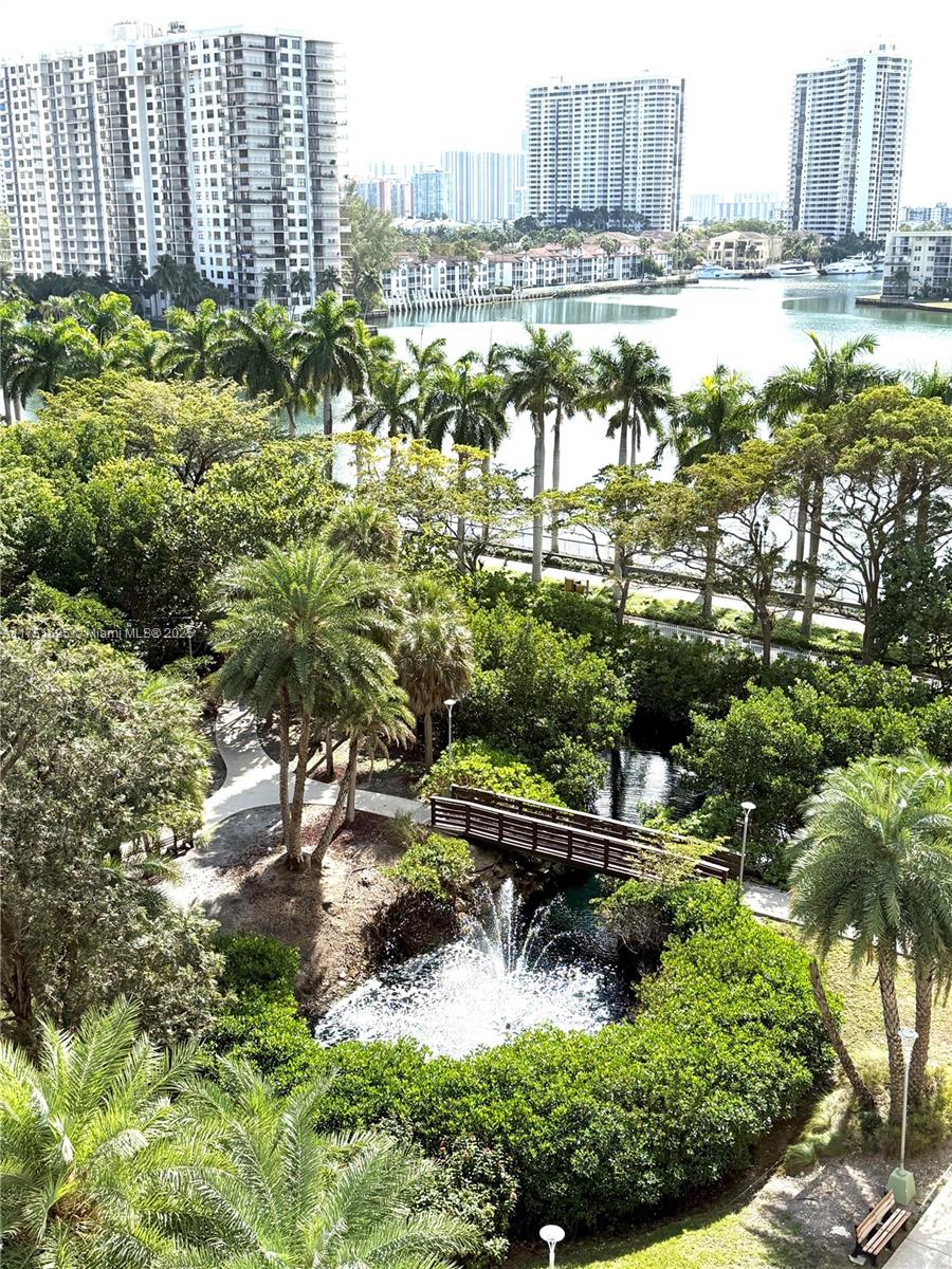 ADMIRALS PORT CONDO - Residential