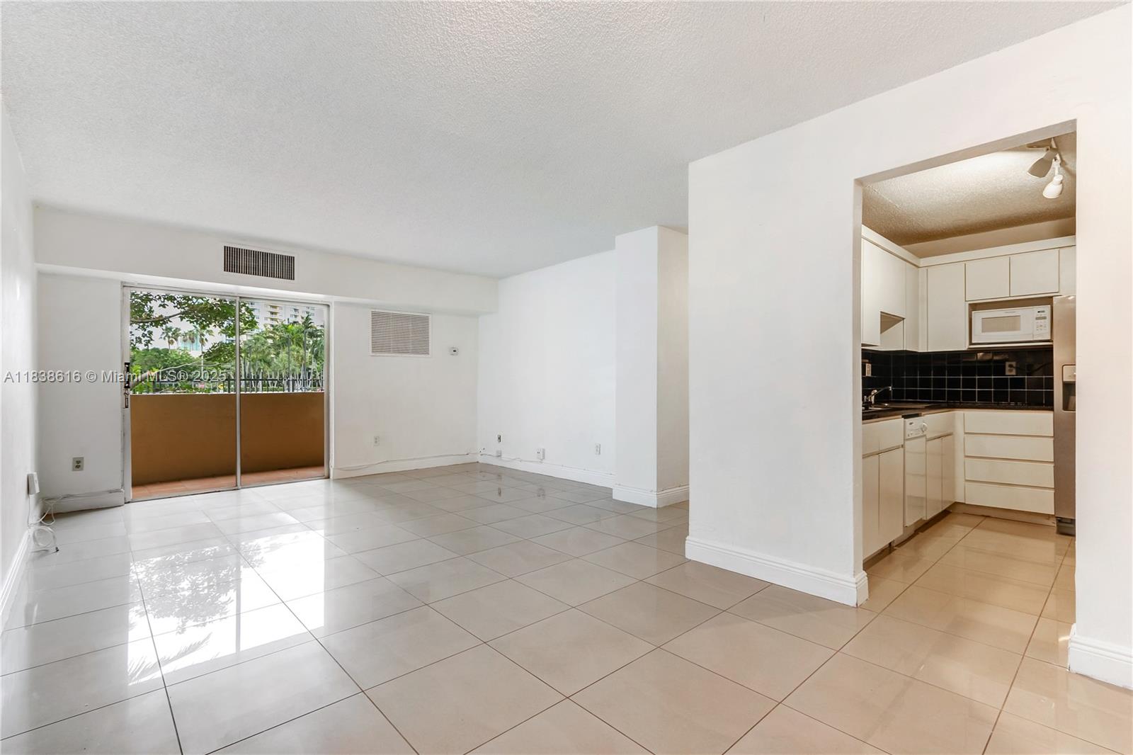 2201 Brickell Ave 22