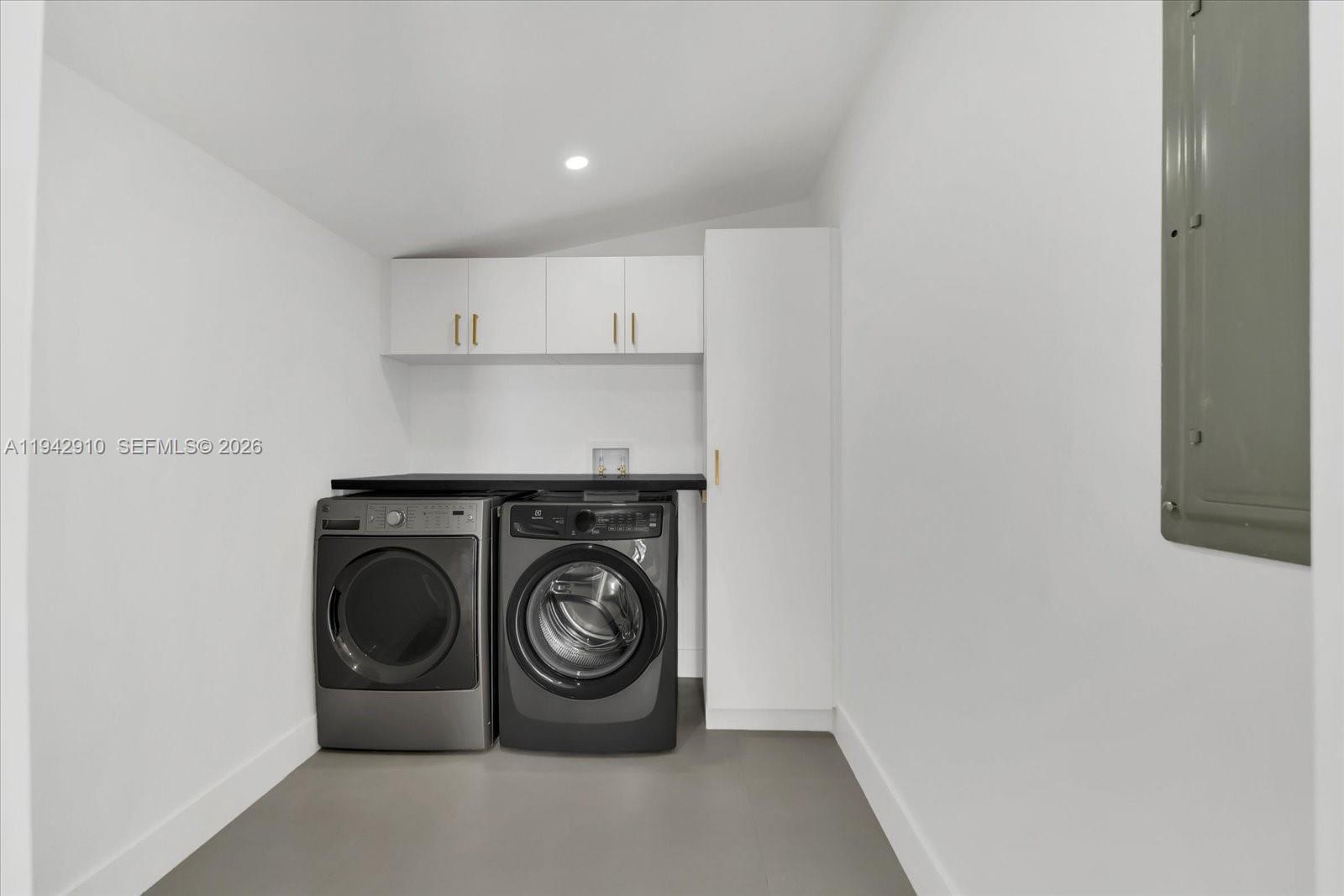 SCOTT LAKE MANOR SEC 2 - Residential