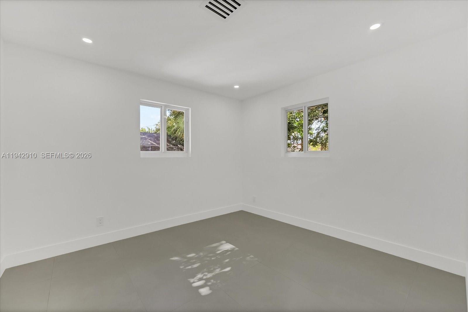 SCOTT LAKE MANOR SEC 2 - Residential