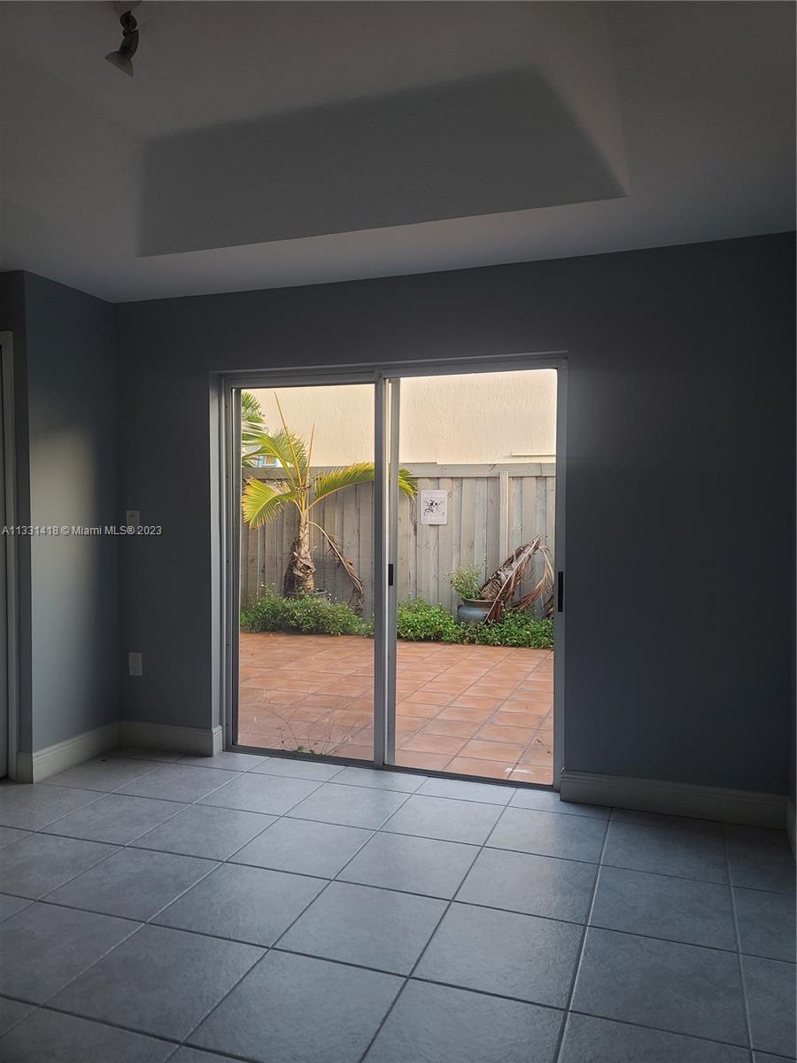 KENDALL VILLAGE TOWNVILLA - Residential