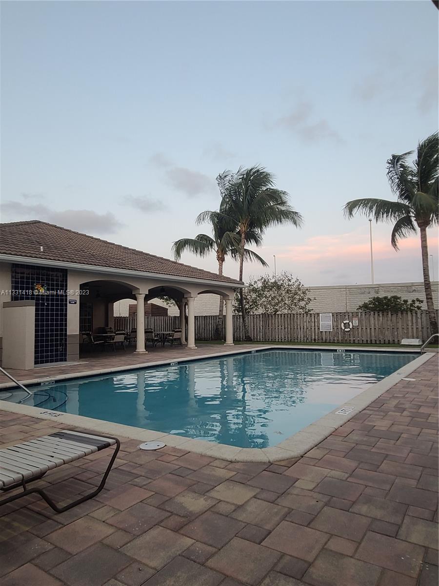 KENDALL VILLAGE TOWNVILLA - Residential