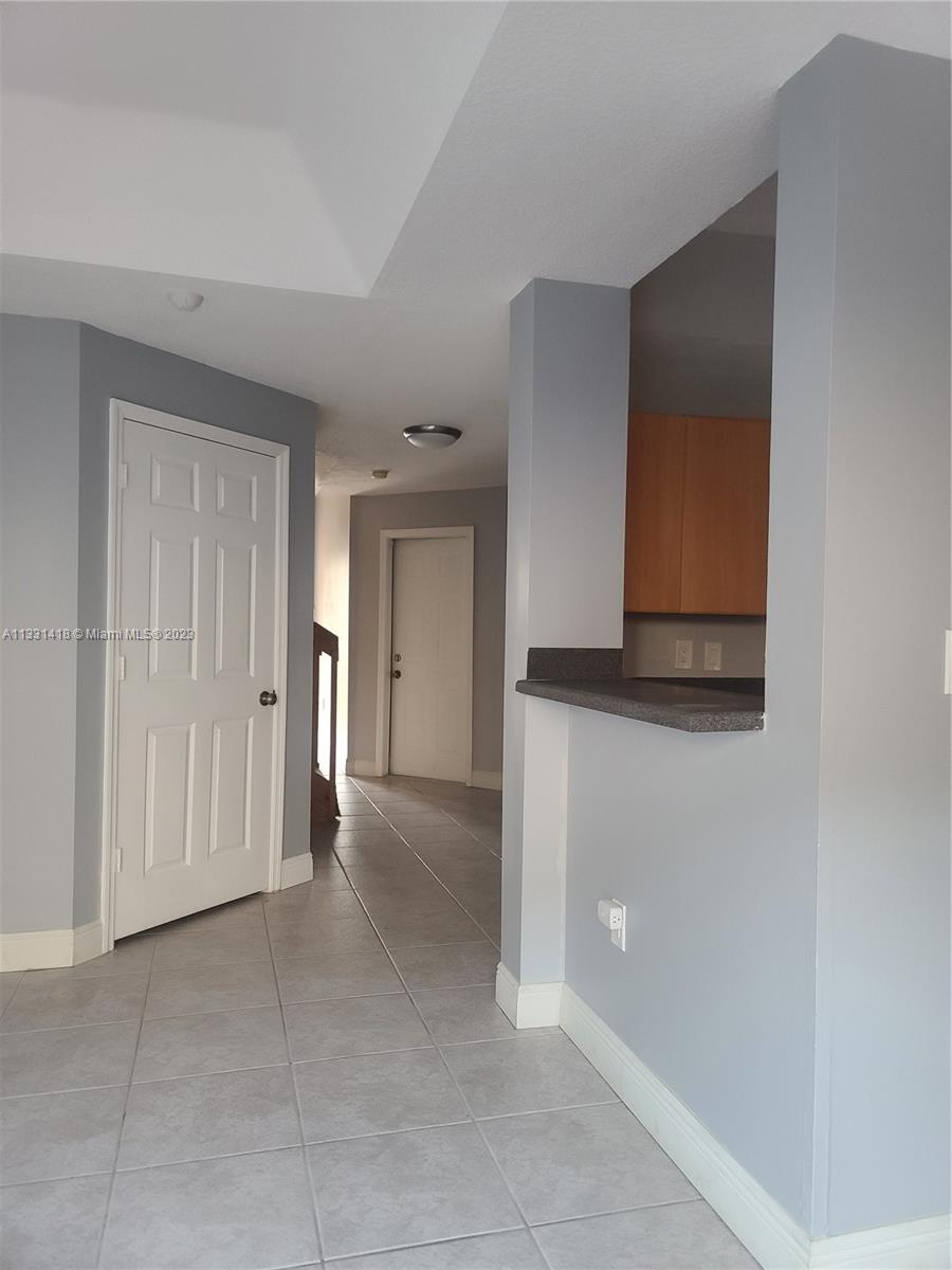 KENDALL VILLAGE TOWNVILLA - Residential