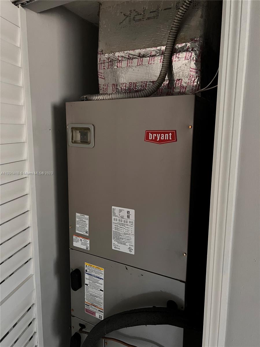 KENDALL VILLAGE TOWNVILLA - Residential