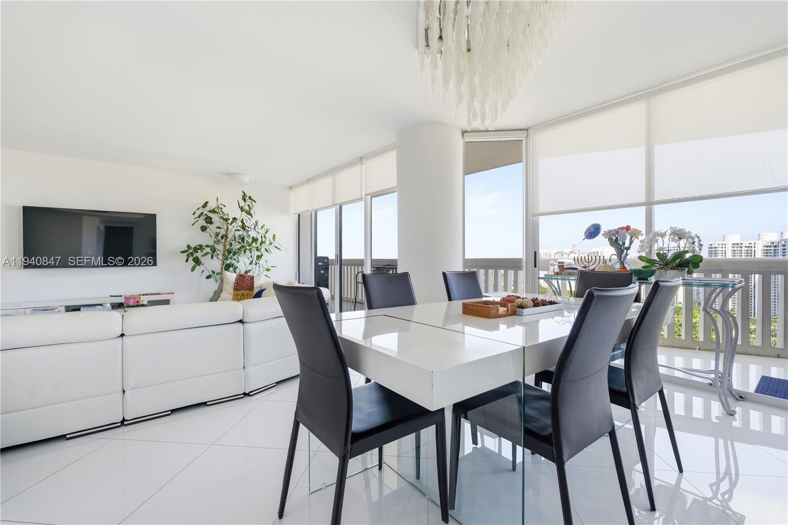 1000 ISL BLVD WILLIAMS IS - Residential