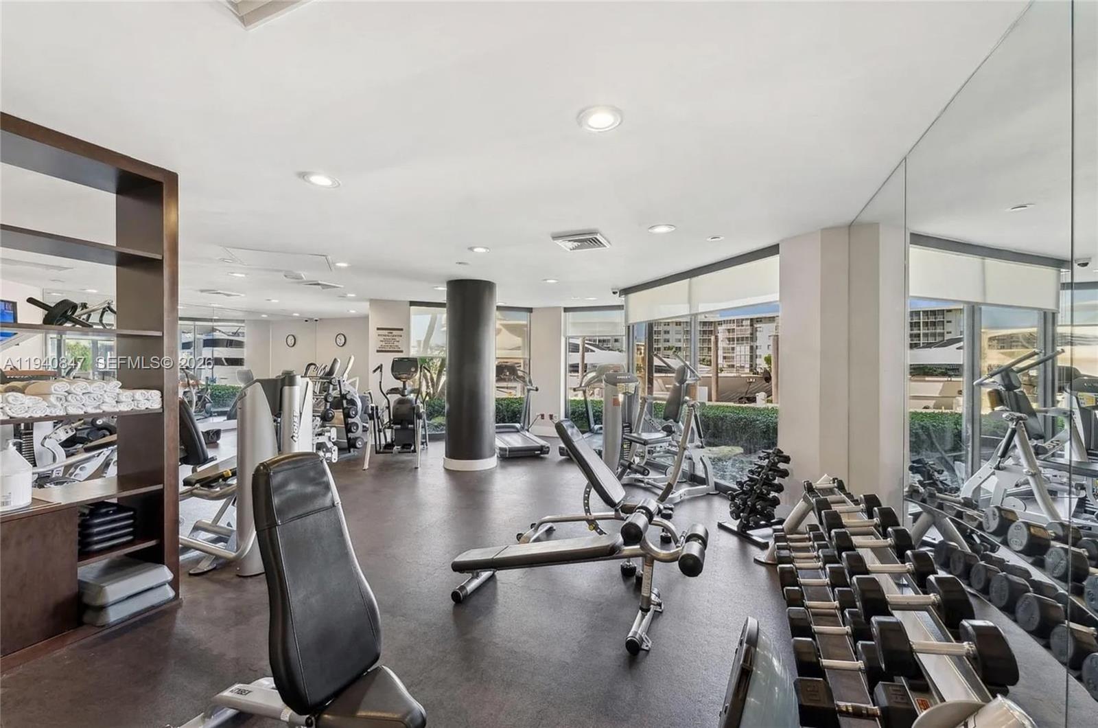 1000 ISL BLVD WILLIAMS IS - Residential