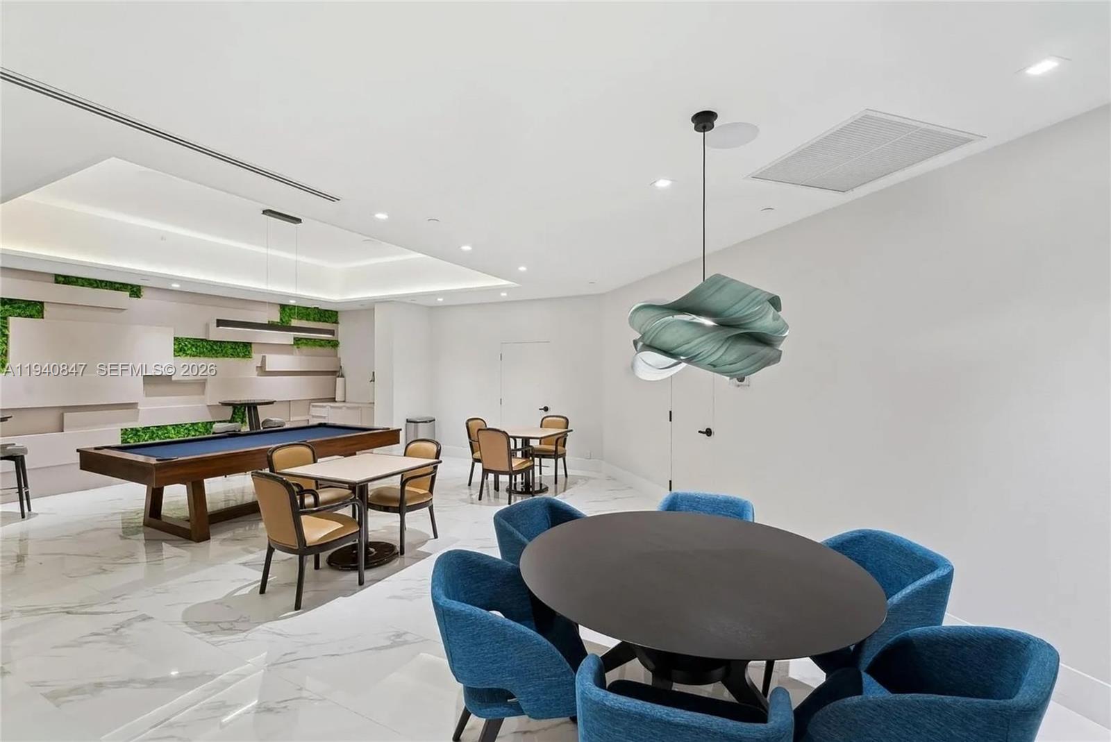 1000 ISL BLVD WILLIAMS IS - Residential