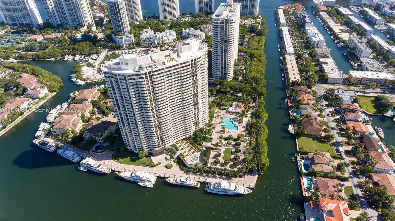 1000 ISL BLVD WILLIAMS IS - Residential