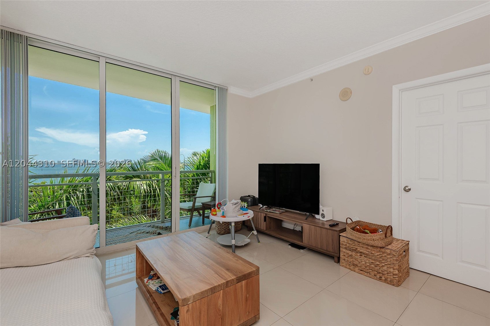 2000 N Bayshore Dr 516
