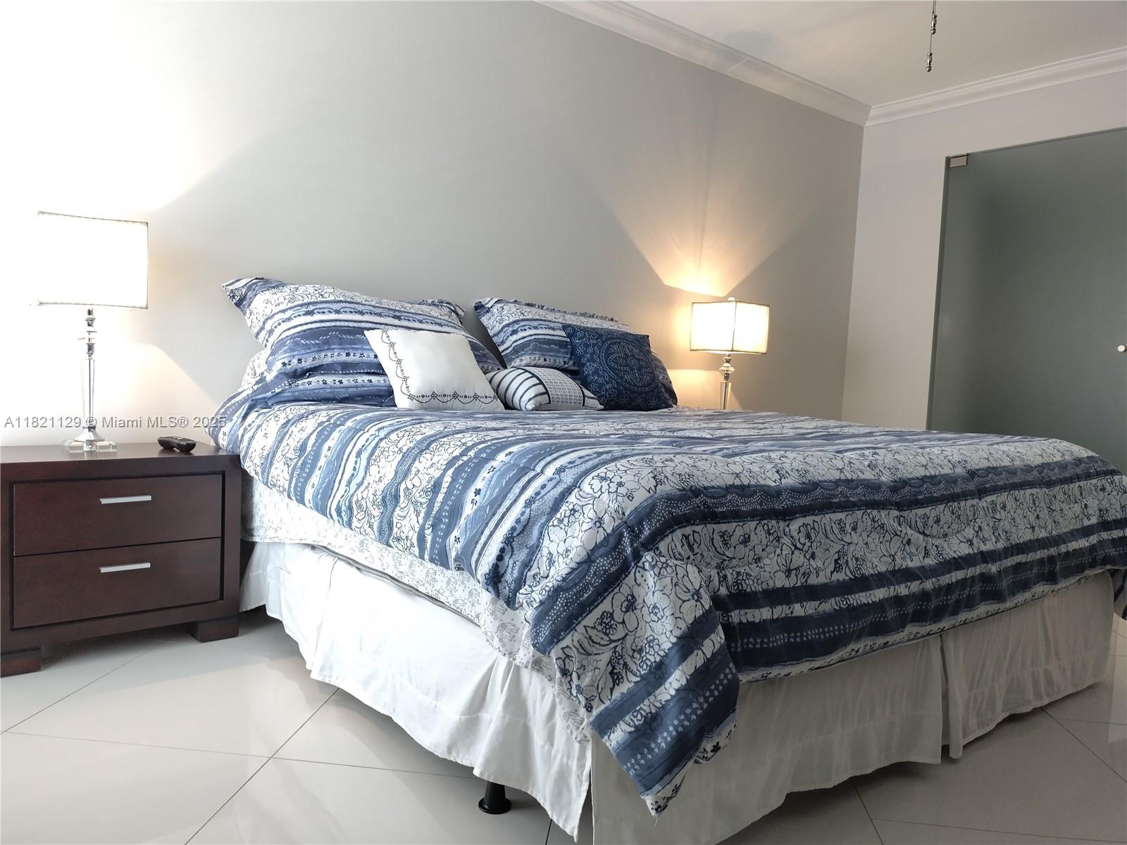 KEY BISC AMBASSADOR CONDO - Residential
