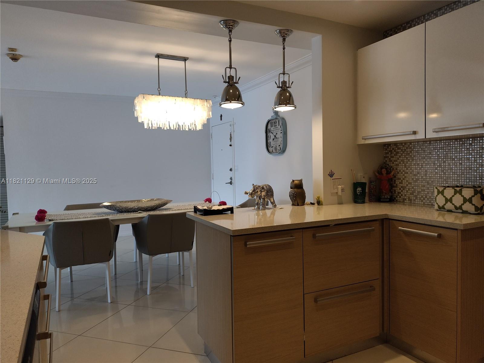 KEY BISC AMBASSADOR CONDO - Residential