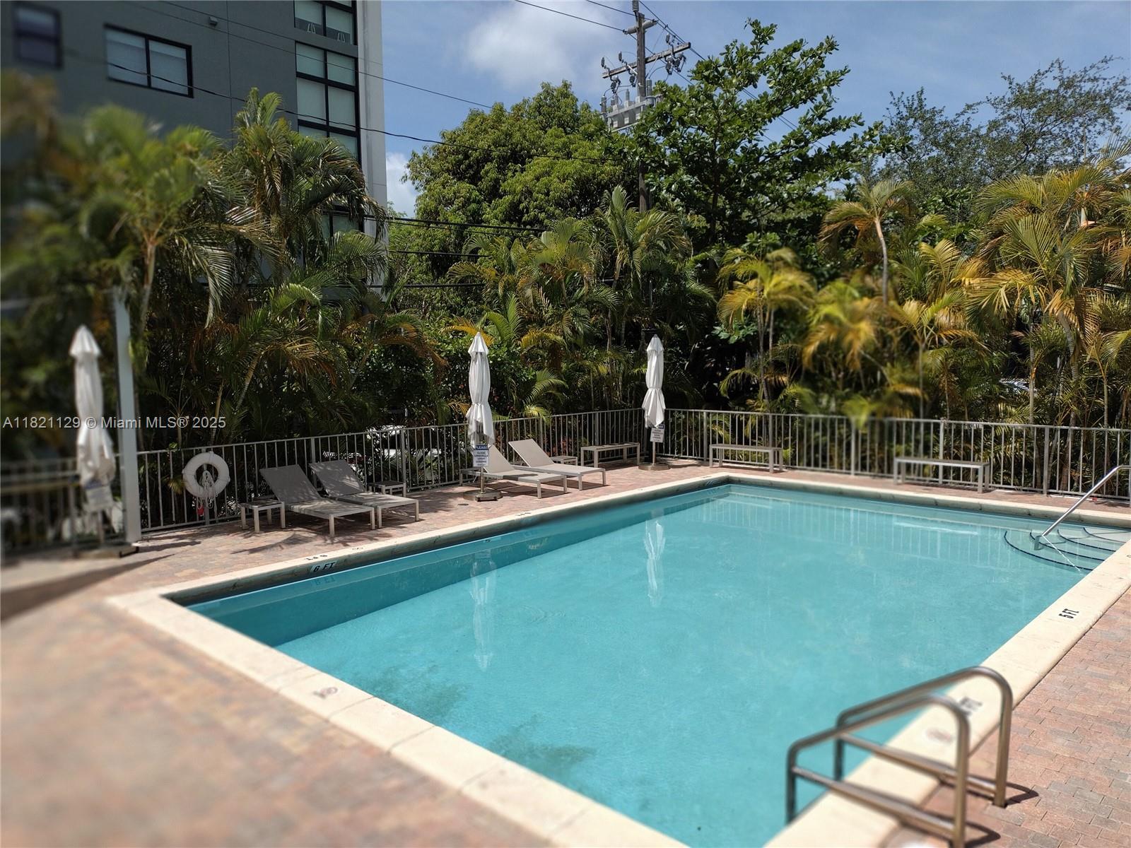 KEY BISC AMBASSADOR CONDO - Residential