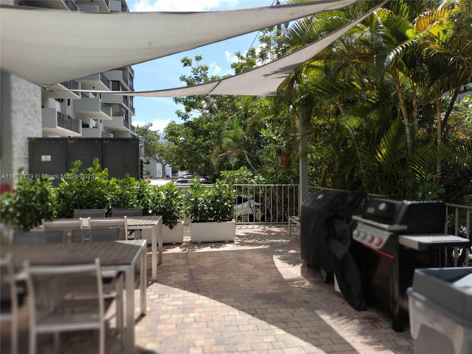 KEY BISC AMBASSADOR CONDO - Residential