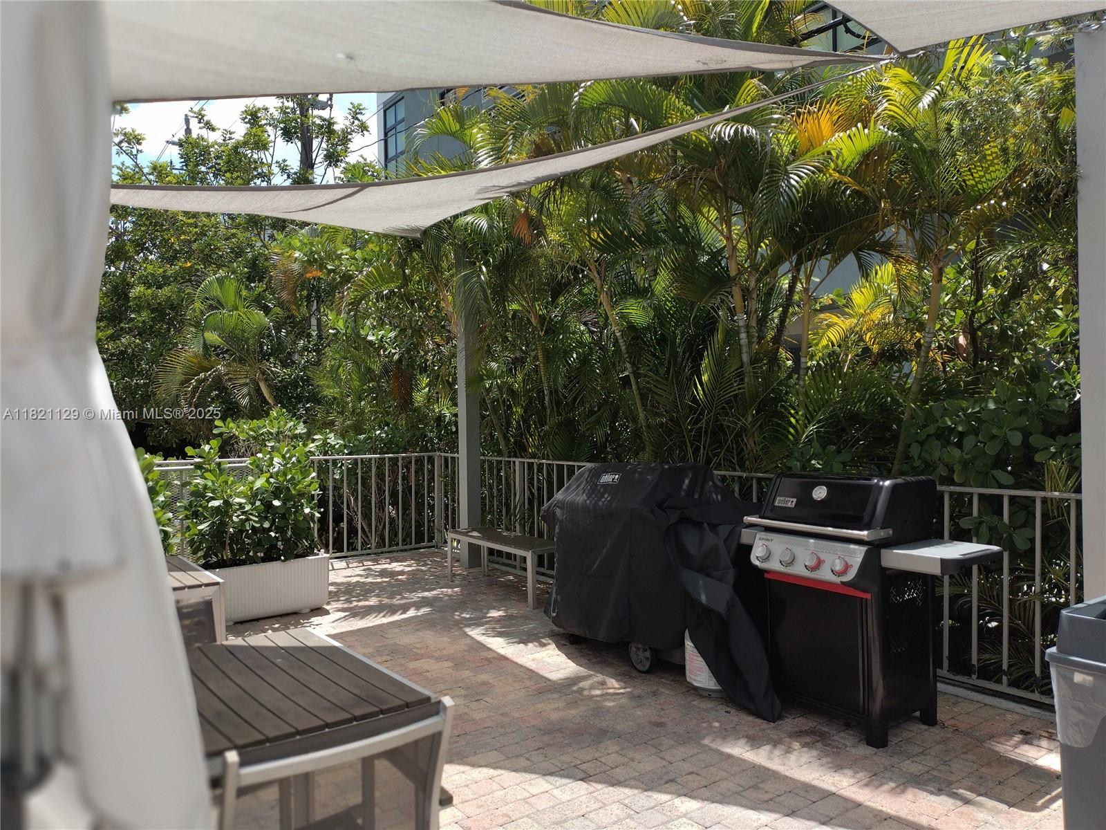 KEY BISC AMBASSADOR CONDO - Residential