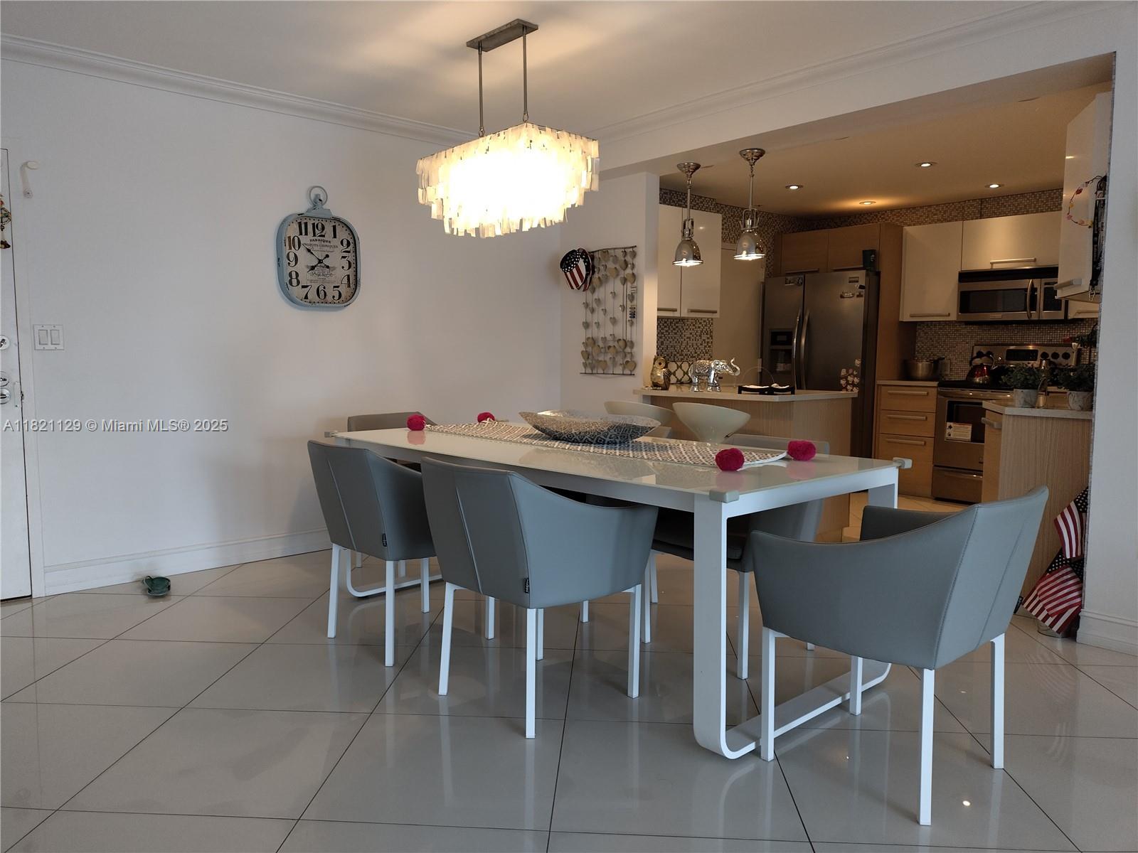 KEY BISC AMBASSADOR CONDO - Residential