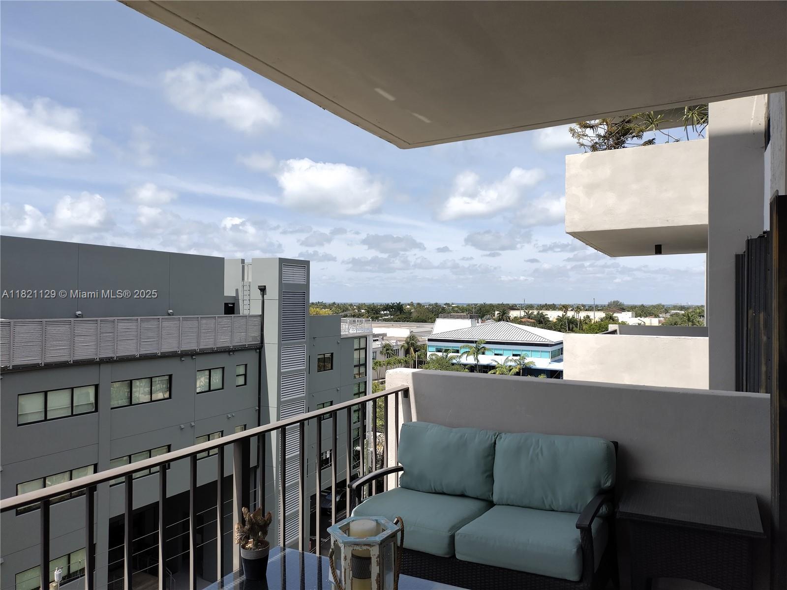 KEY BISC AMBASSADOR CONDO - Residential