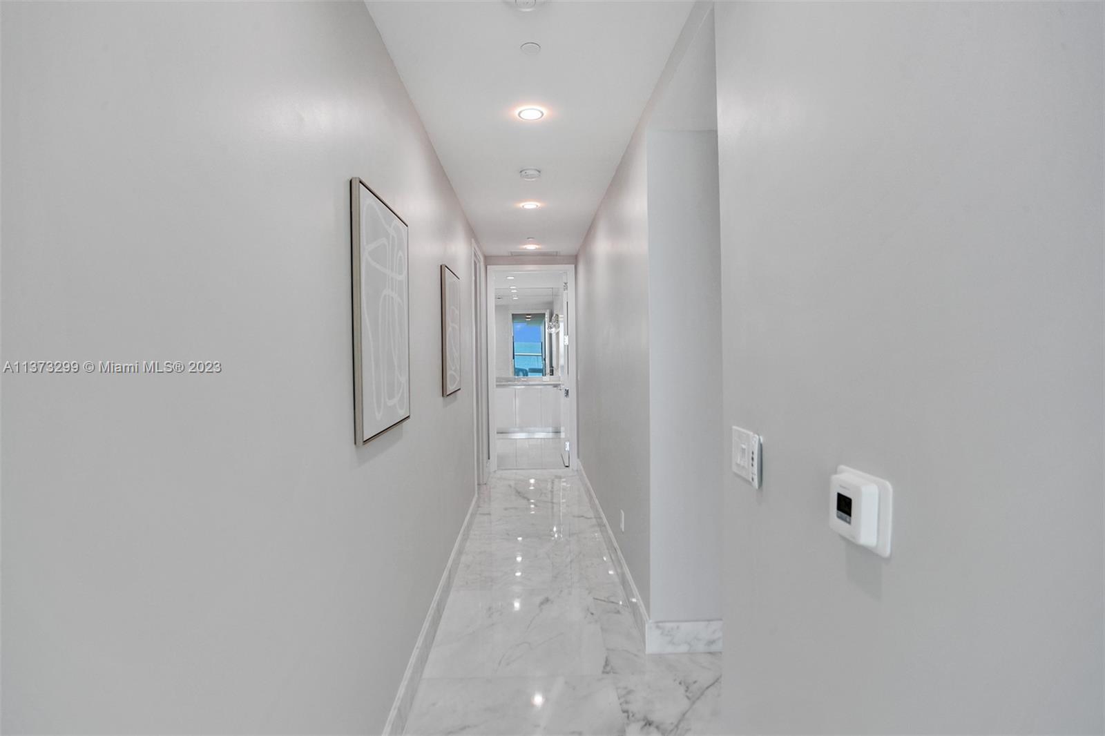 JADE SIGNATURE CONDO - Residential